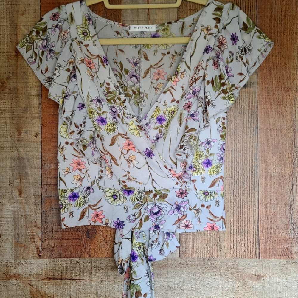 MILEY+MOLLY Flutter Sleeve Floral Blouse